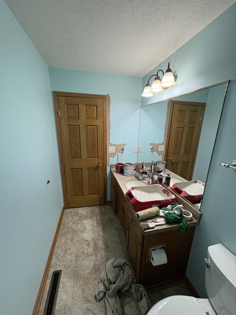 Bathroom before repaint